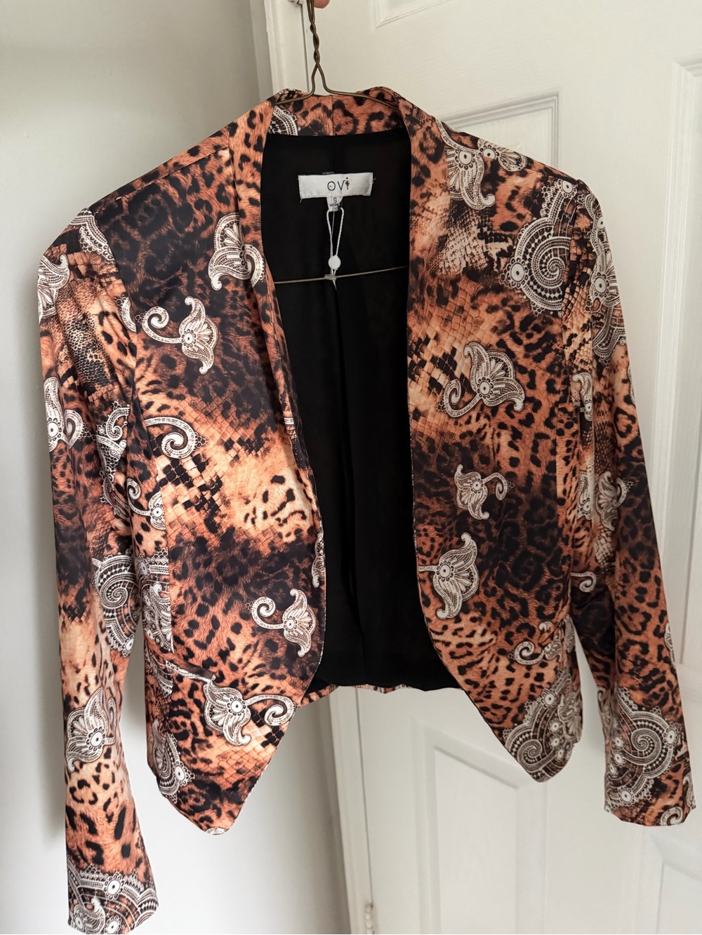 OVI Brown and black leopard print blazer with paisley design #animalprint #paisl